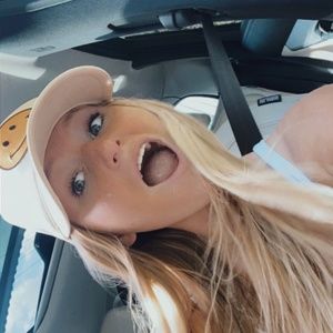 Meet your Posher, Alexis